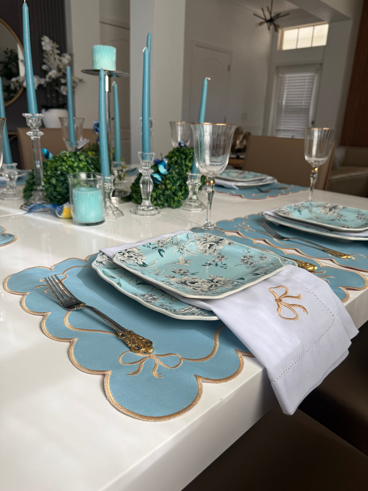 Placemat double-side Pink and blue for a gender reveal party.