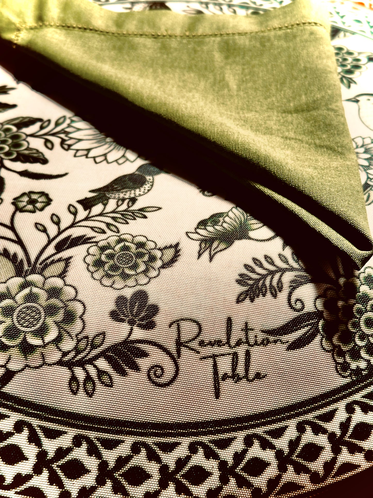 Placemats Garden Circle Green Exclusive designer Revelation Table