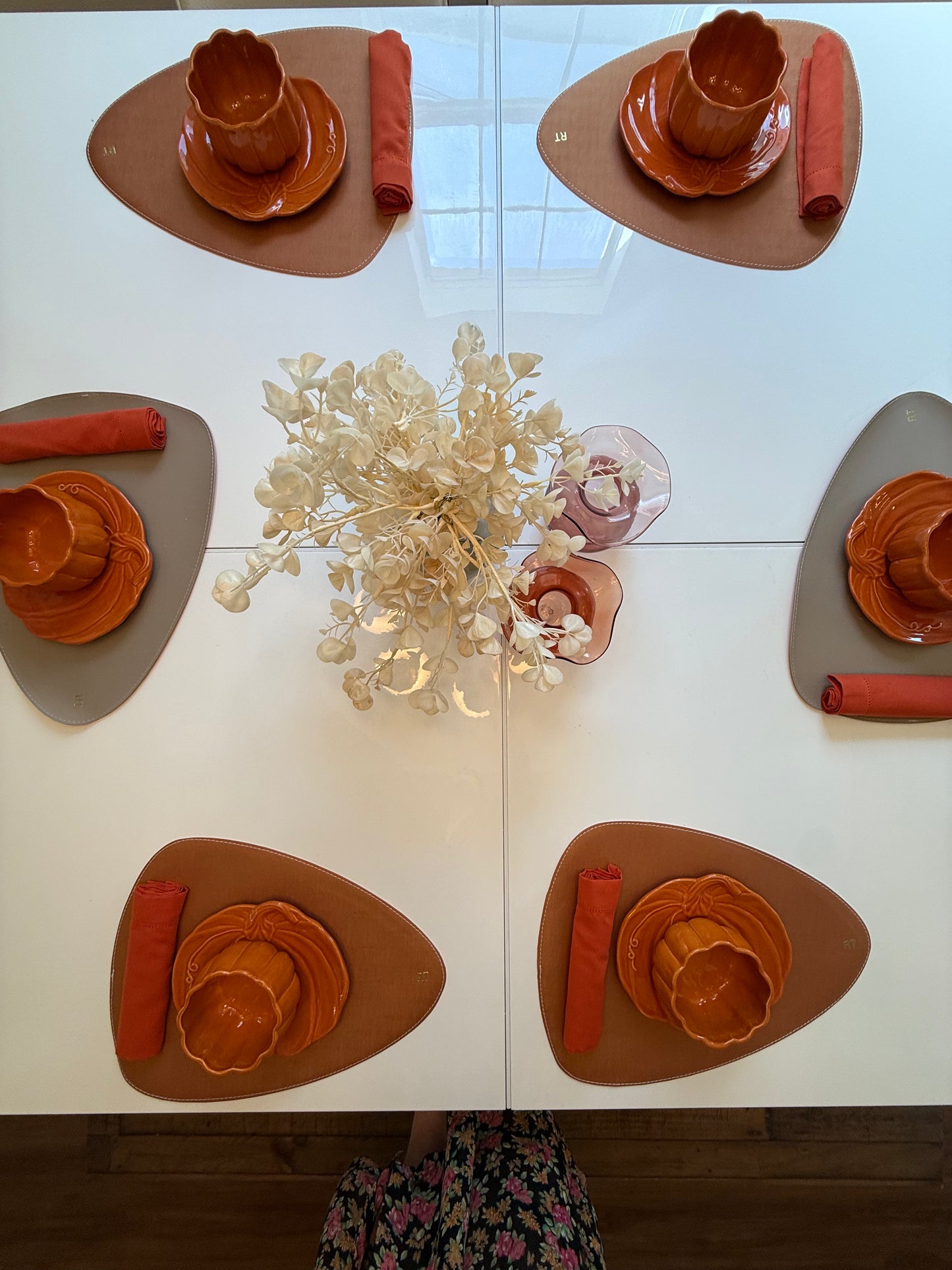 Double-sided leather placemats with napkins