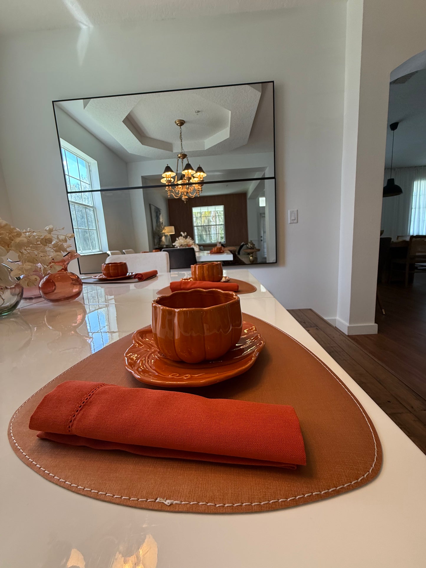 Double-sided leather placemats with napkins