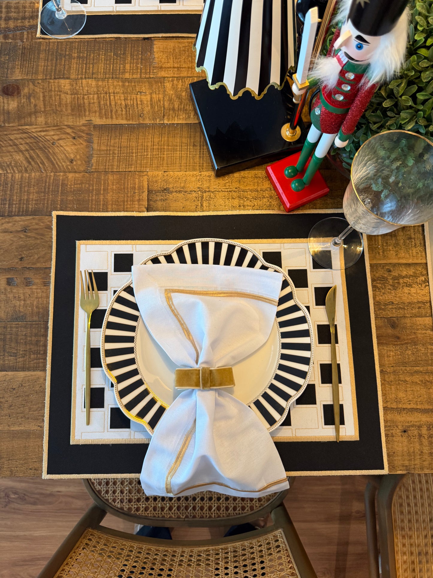 Placemets double-sided beige and black and white checkered placements