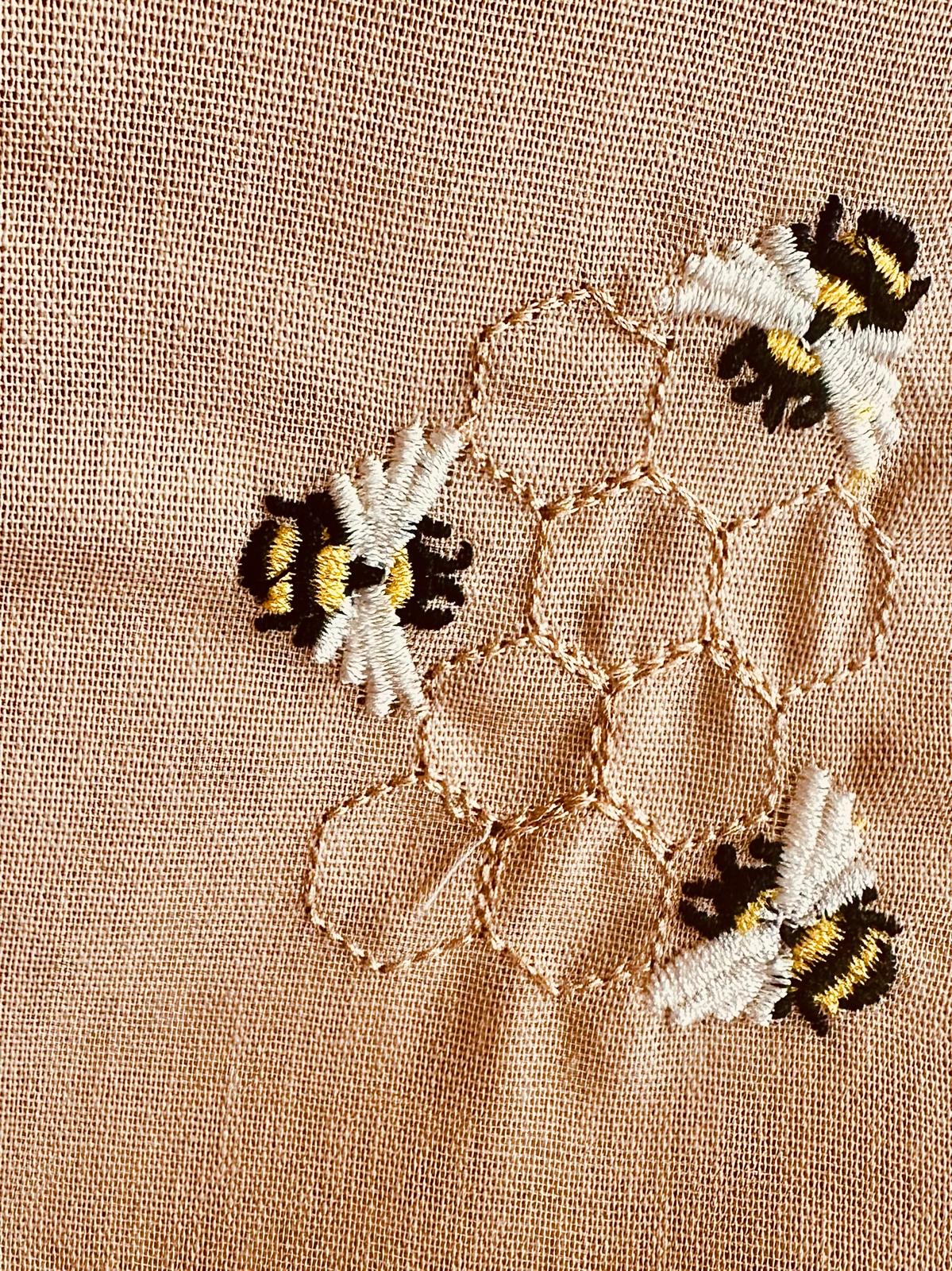 Placemats bee hive beige designer Revelation Table with bee napkin