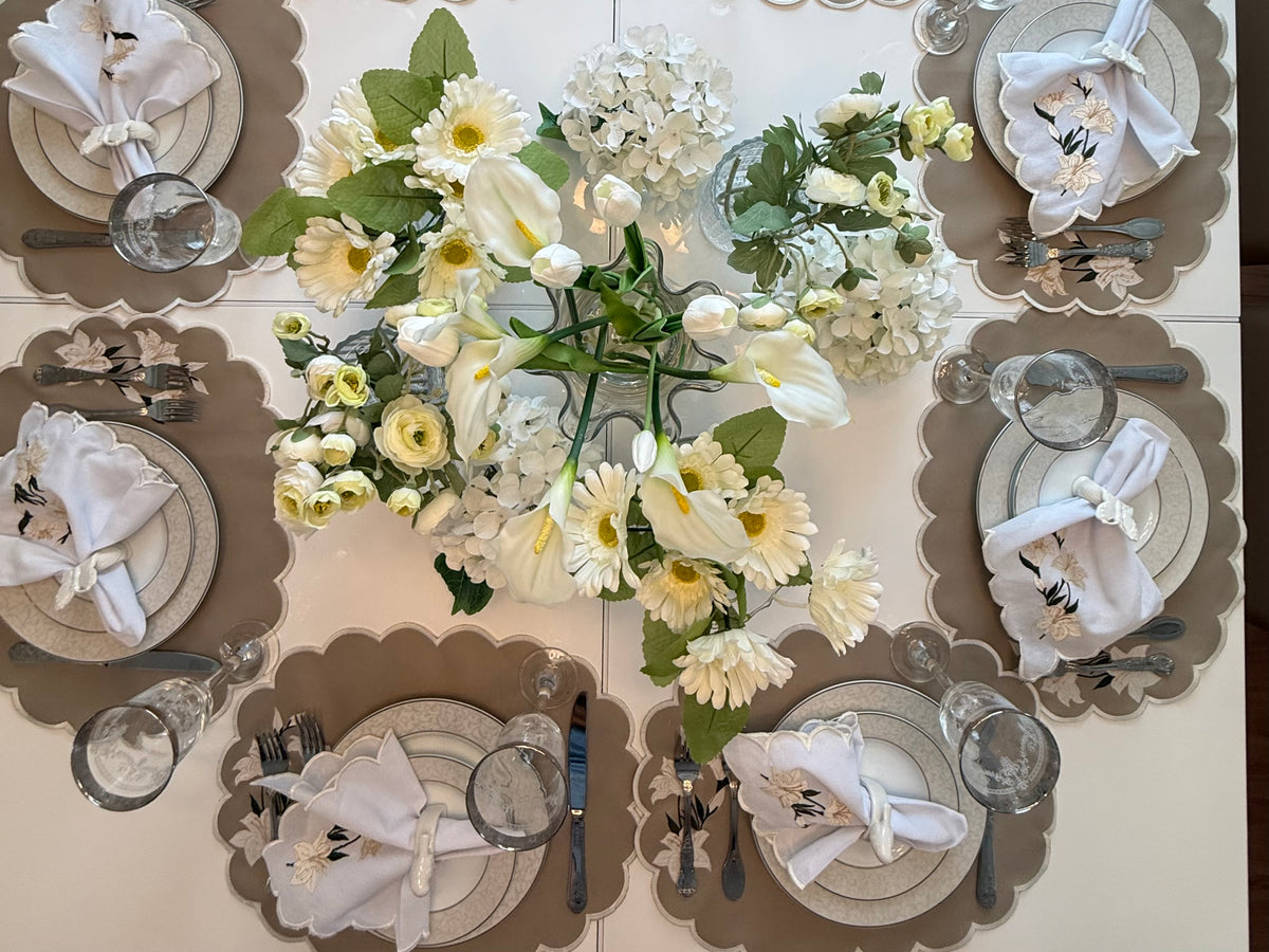 Reversible placemat with lily embroidery