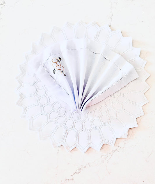 Placemats bee hive white designer revelationtable with bee napikn