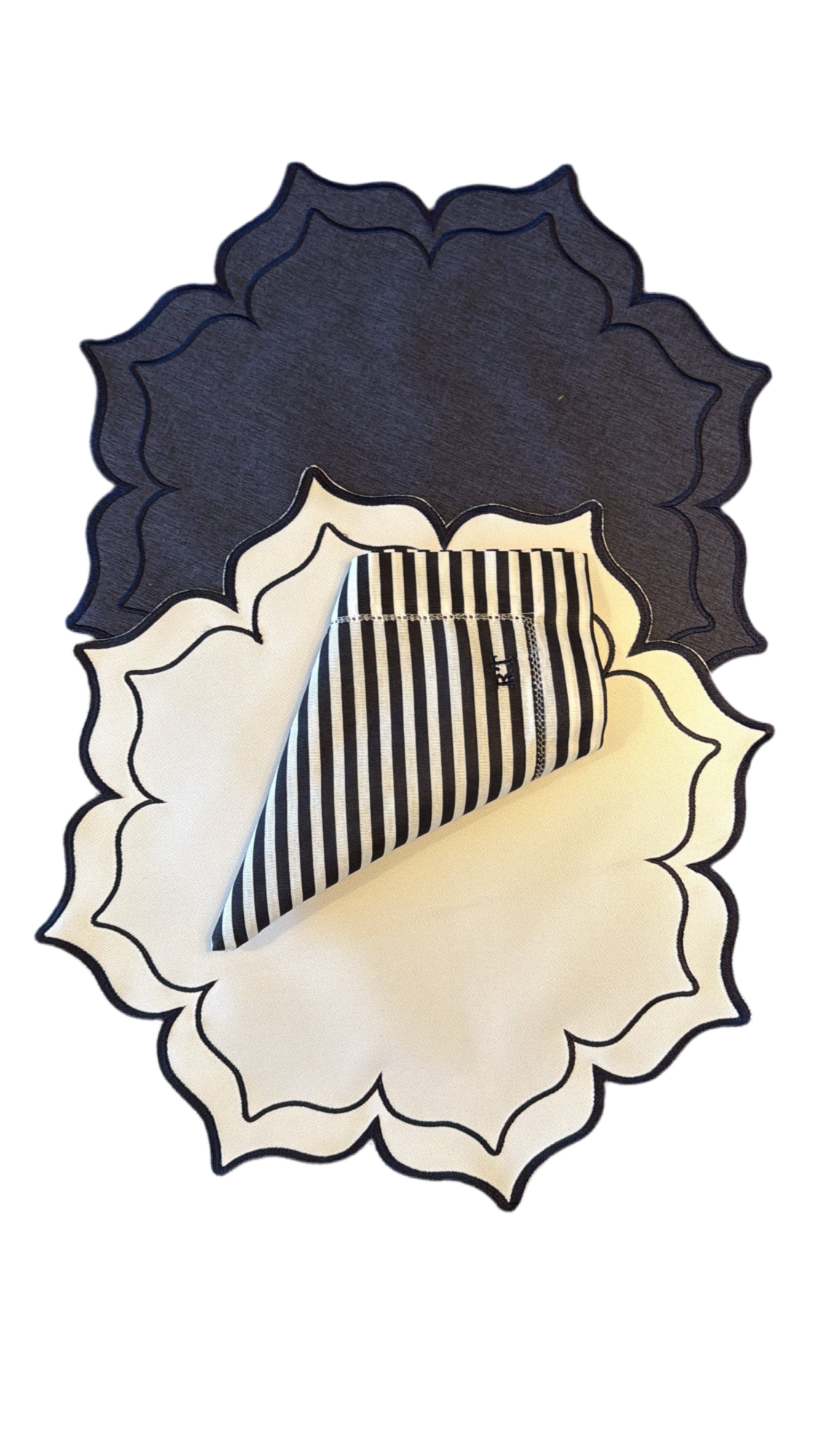 Double-sided flower-shaped placements