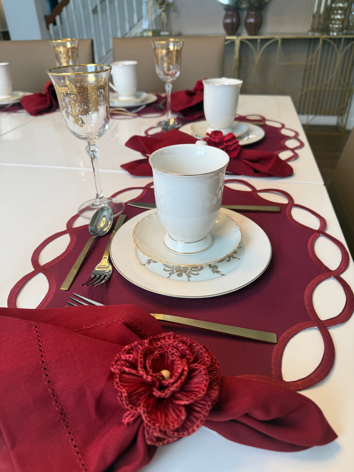 Waterproof reversible placemat