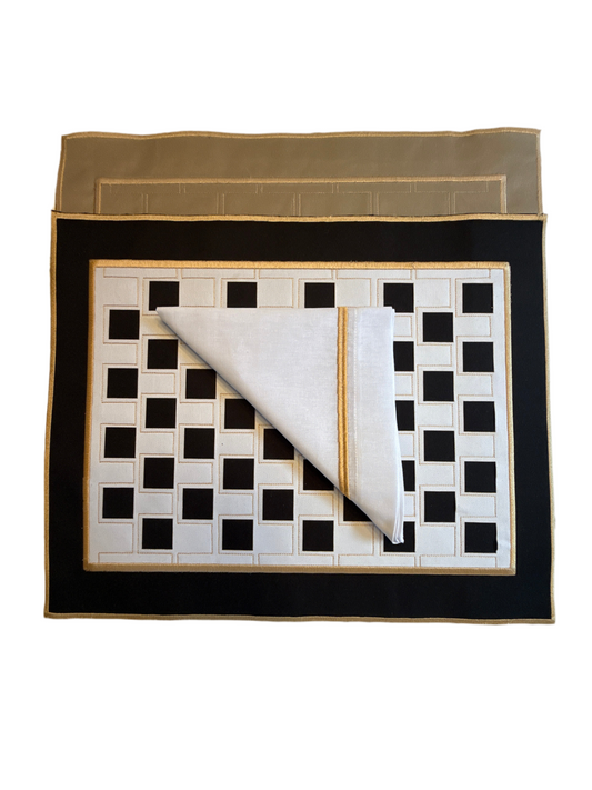 Placemets double-sided beige and black and white checkered placements