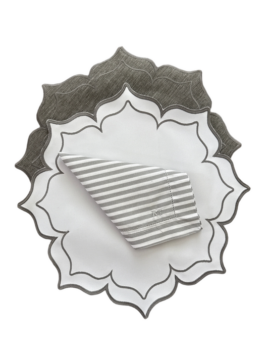 Placemats with napkin