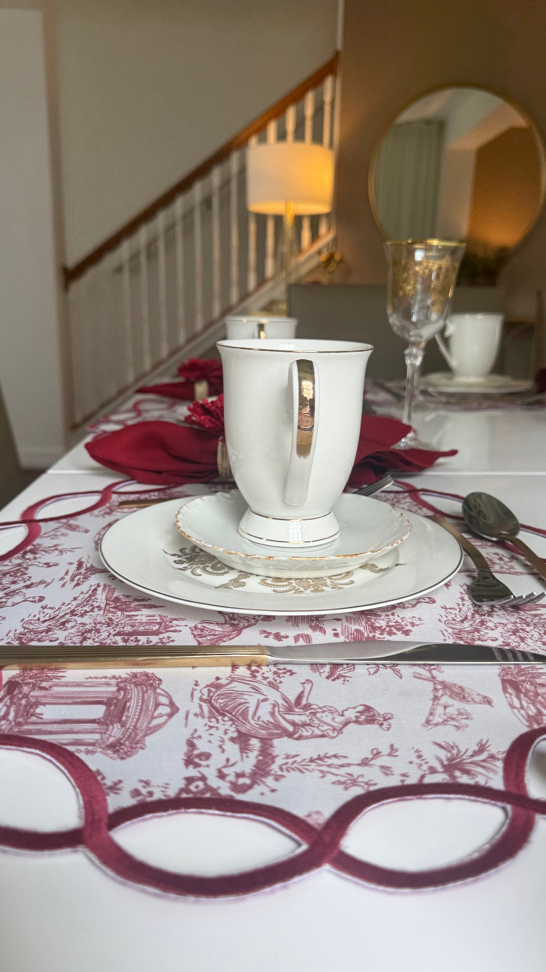 Waterproof reversible placemat