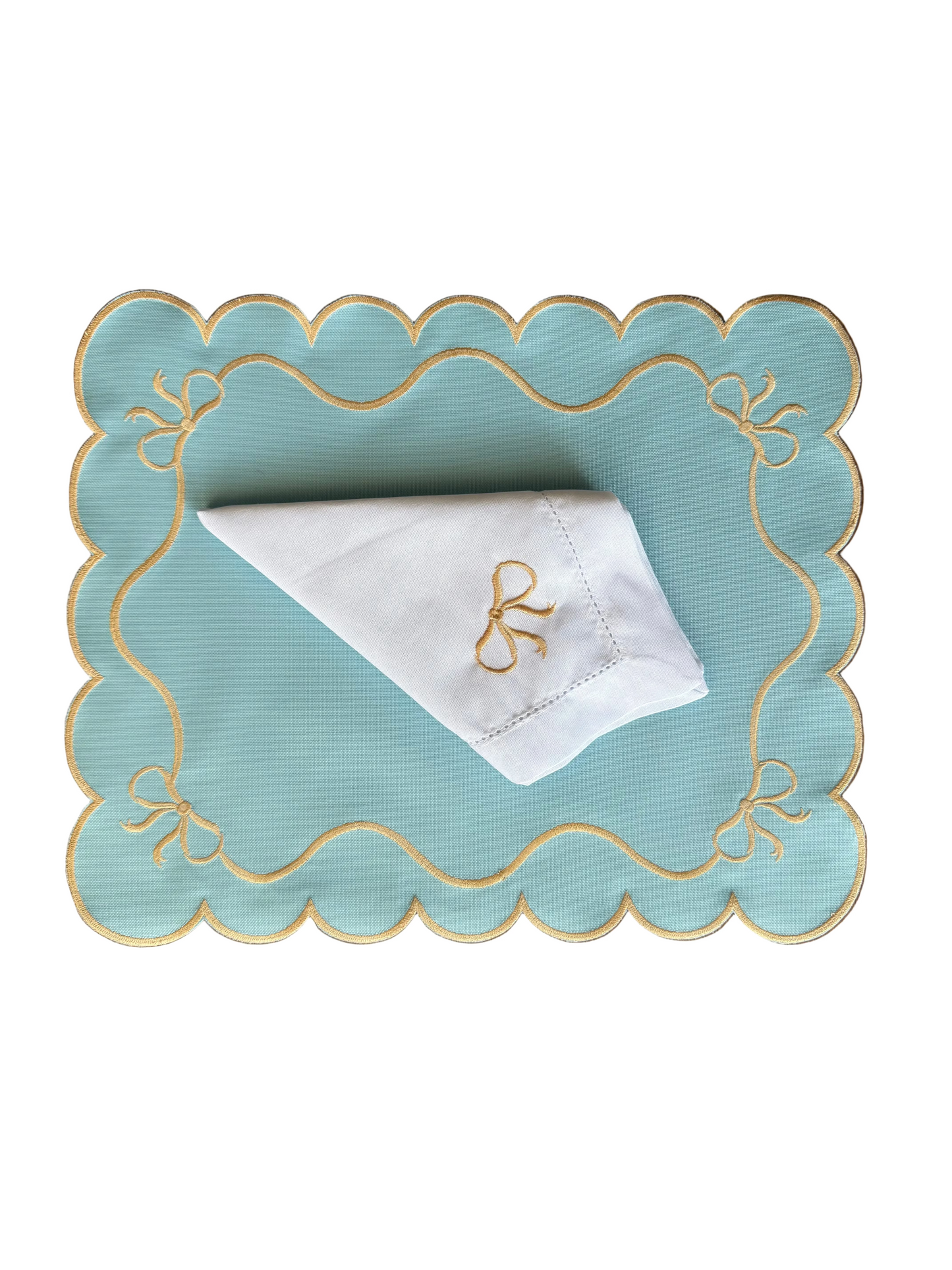 Placemats double-side Pink and blue for a gender reveal party.