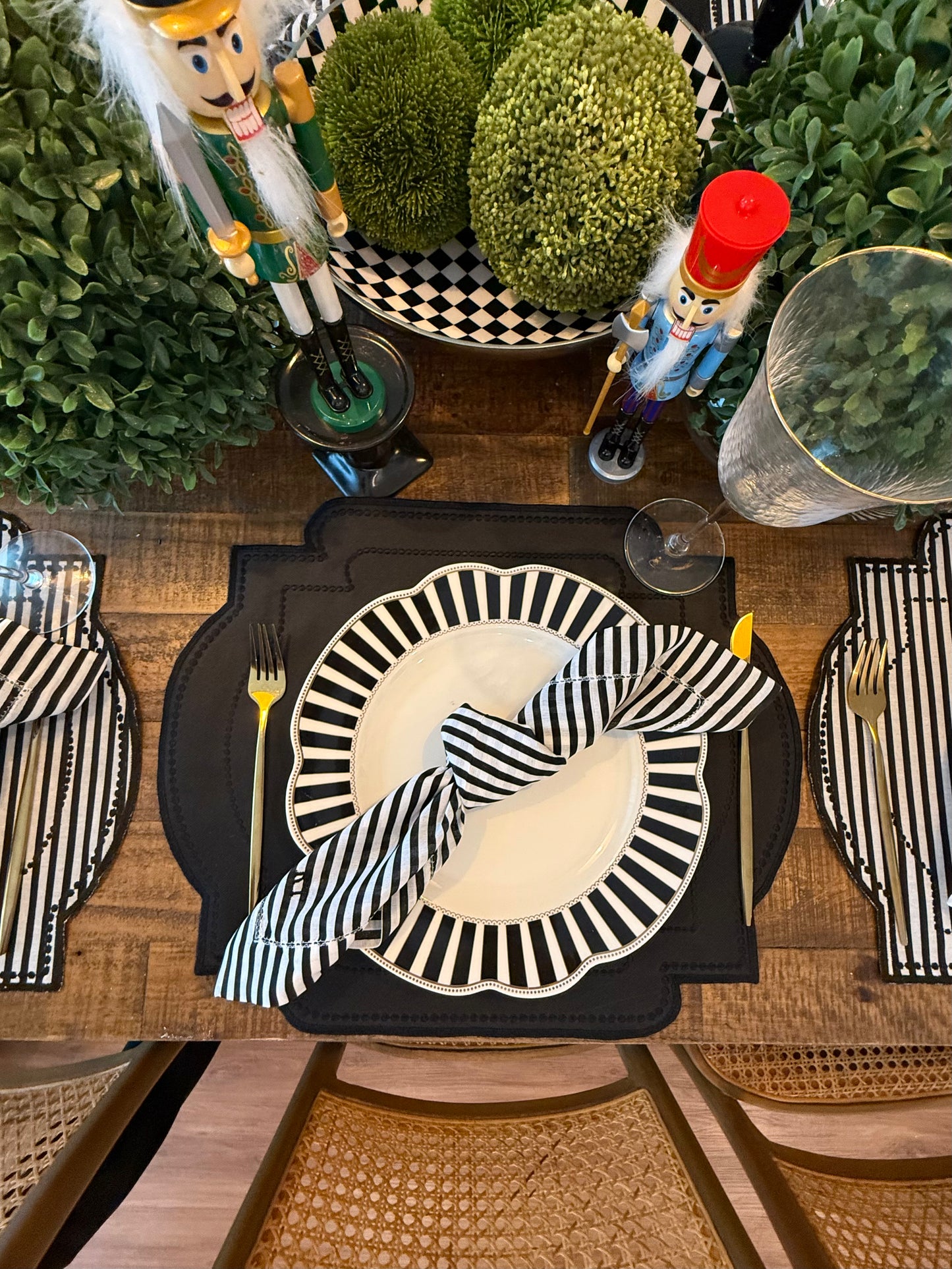 Placemats double-sided black with stripe