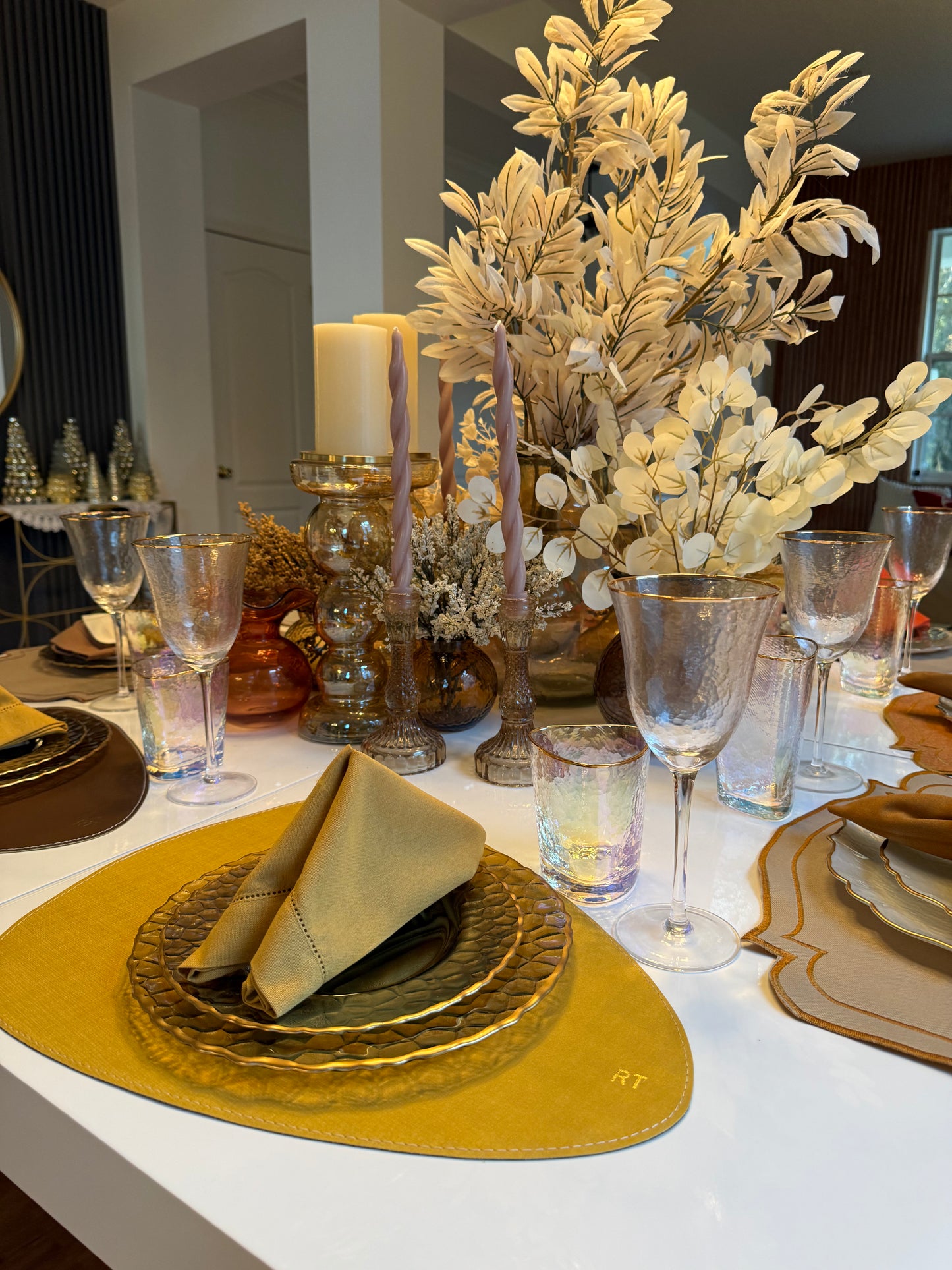 Double-sided leather placemats