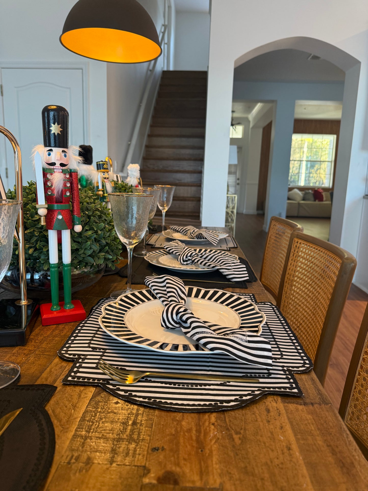 Placemats double-sided black with stripe