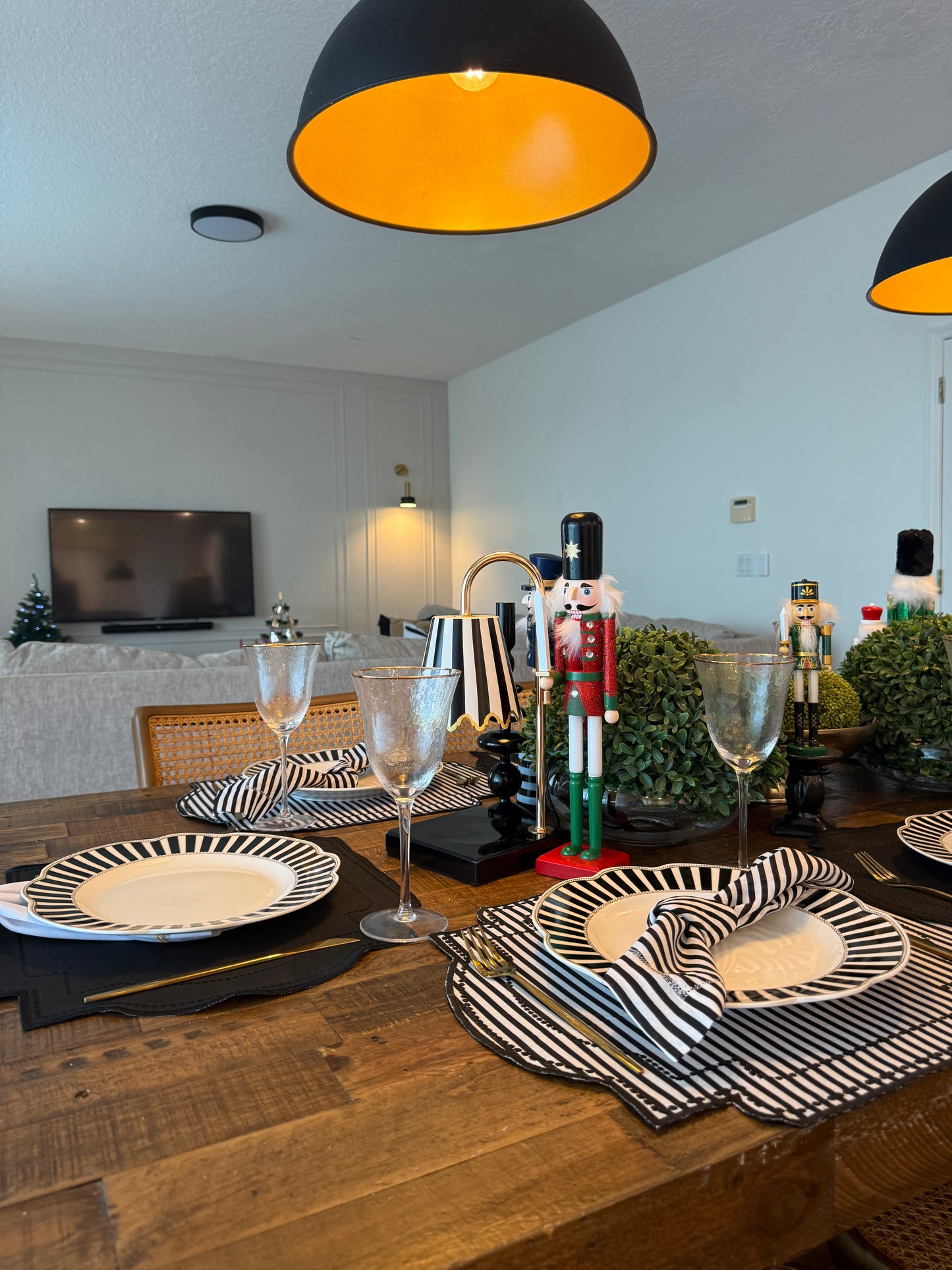 Placemats double-sided black with stripe