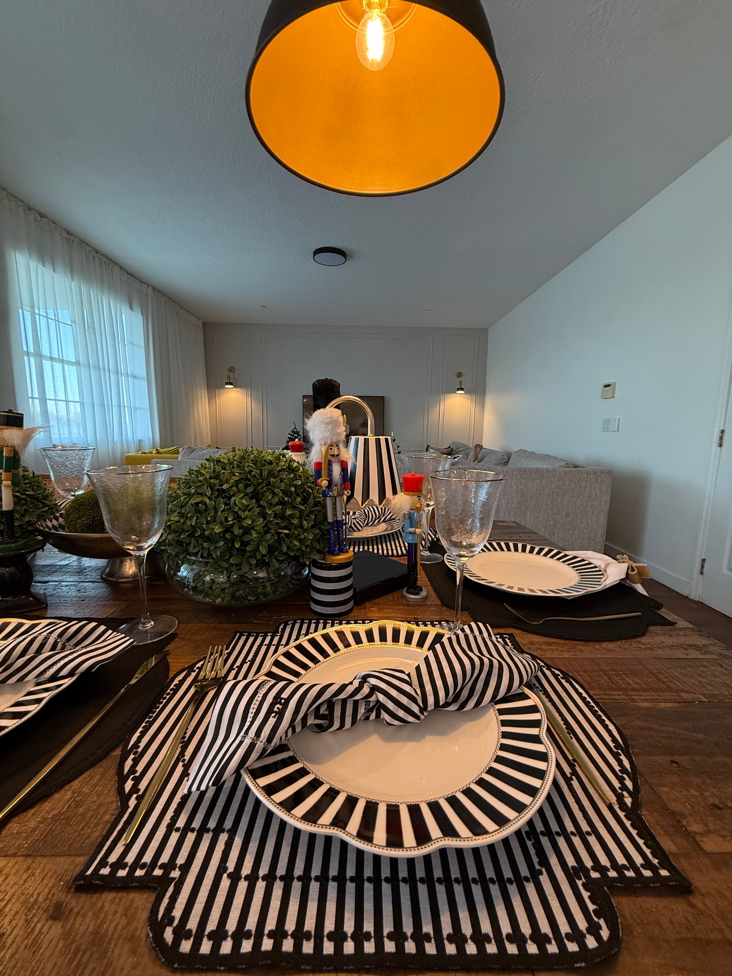 Placemats double-sided black with stripe