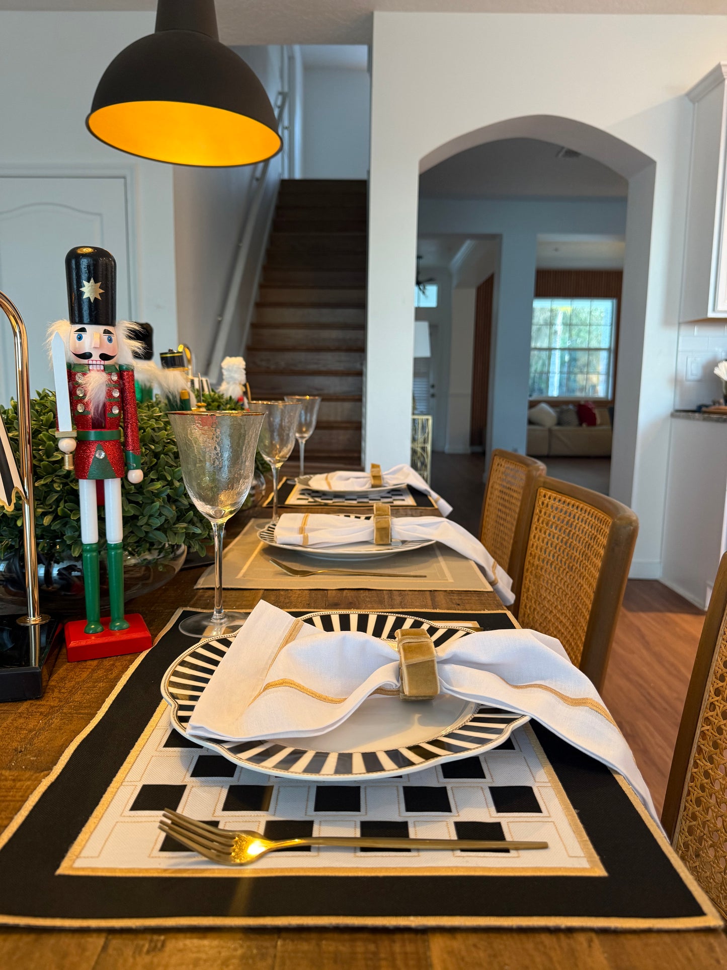 Placemets double-sided beige and black and white checkered placements