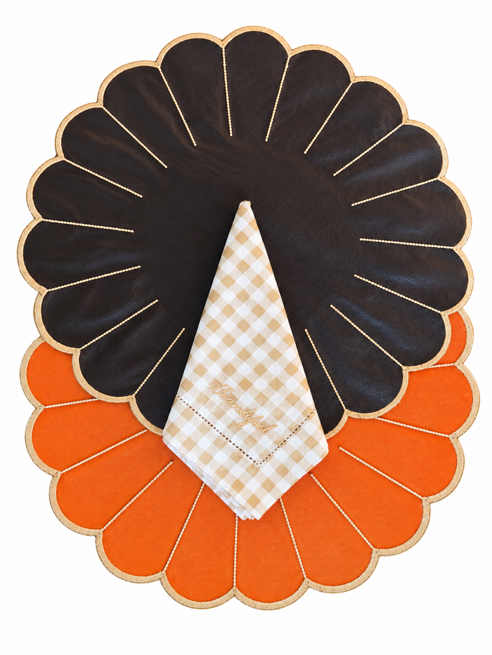 Placemat Double-sided, with one side made of faux leather and the other waterproof