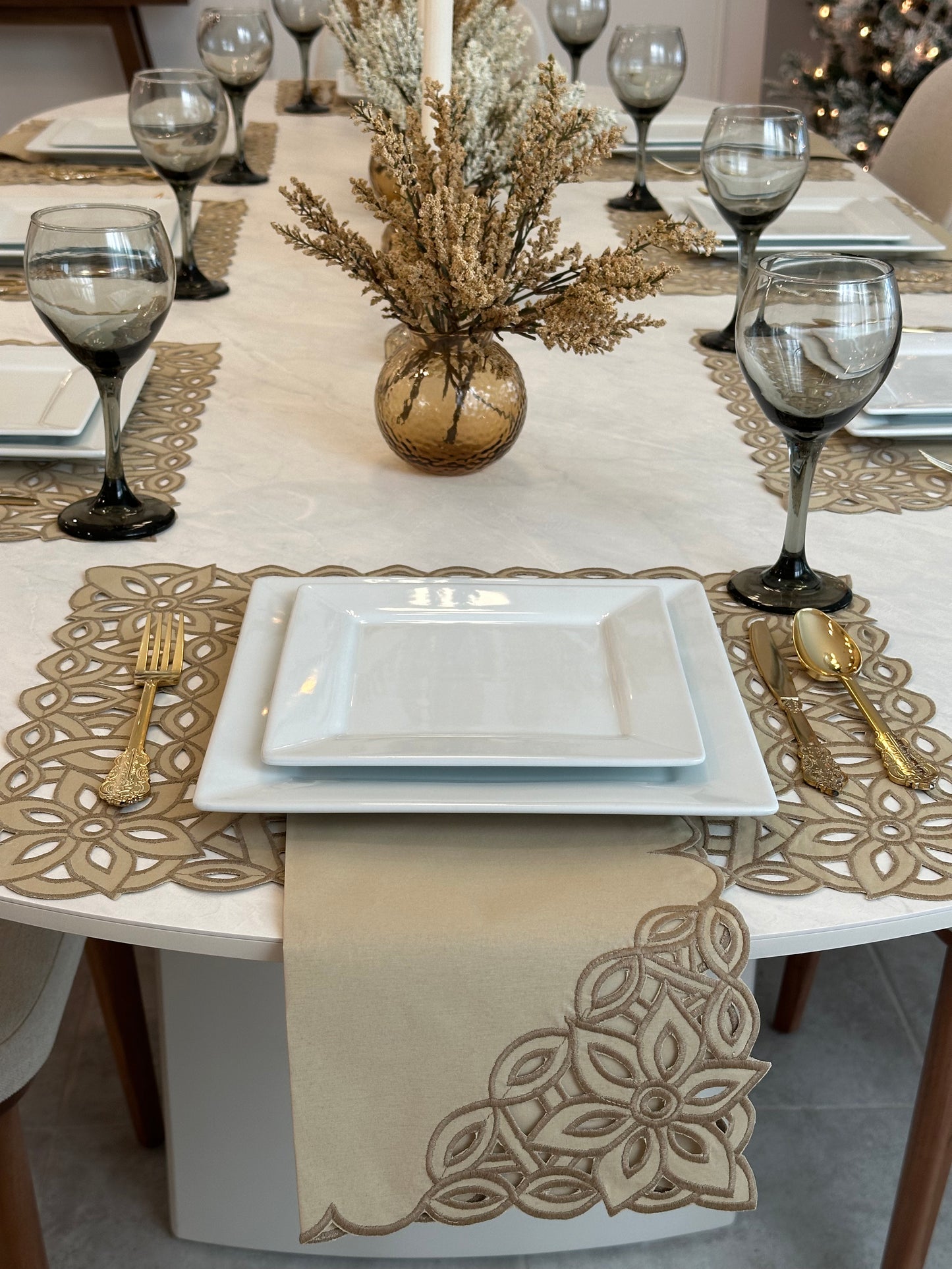 Placemats with napkins